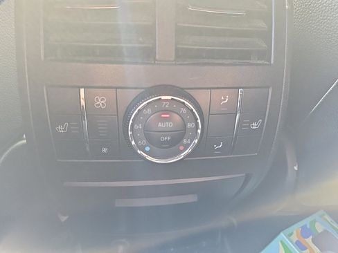 Used 2011 Mercedes-Benz GL 320 BlueTEC 4MATIC image 10