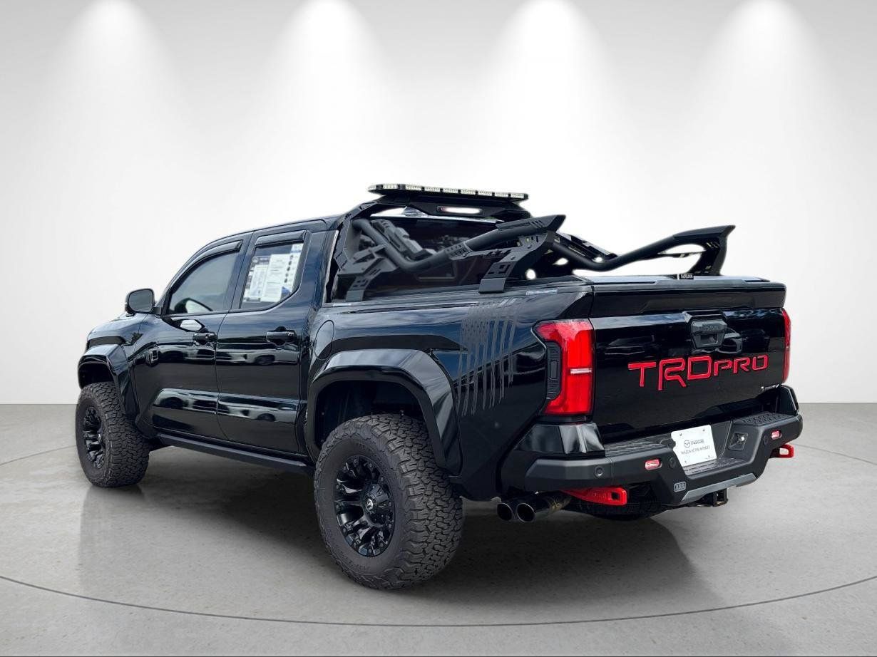 Used 2025 Toyota Tacoma TRD Pro AWD/4WD image 3