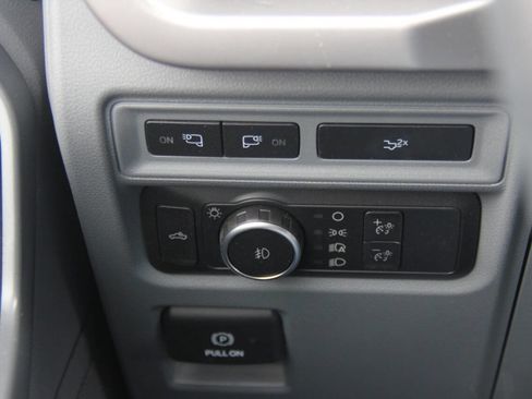 Certified 2022 Ford F150 XLT w/ Equipment Group 302A High image 28