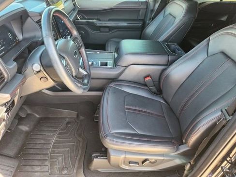Used 2024 Ford Expedition Limited AWD/4WD image 12