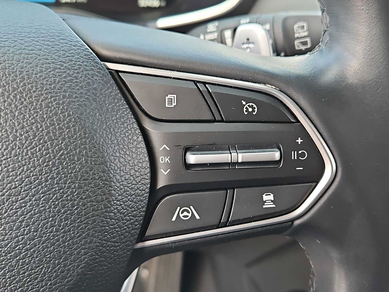 Certified 2023 Hyundai Santa Fe SEL w/ Premium Package FWD image 24