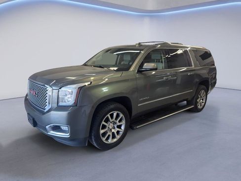 Used 2017 GMC Yukon XL Denali w/ Open Road Package AWD/4WD image 3