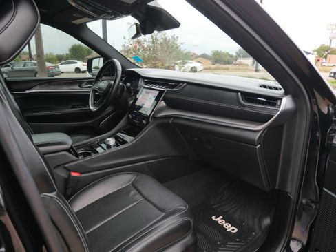 Used 2022 Jeep Grand Cherokee Overland image 14