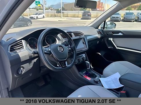 Used 2018 Volkswagen Tiguan SE w/ 3rd Row Seat Package AWD/4WD image 23