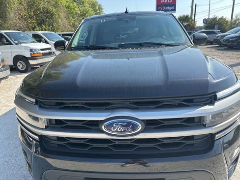 Used 2024 Ford Expedition Max XLT image 4