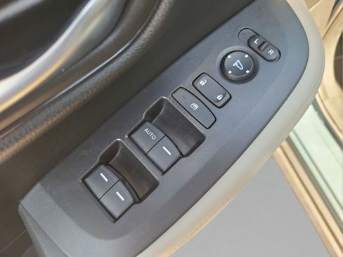 Certified 2025 Honda HR-V LX image 16