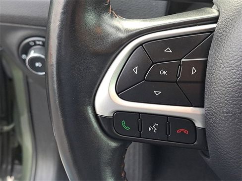 Used 2018 Jeep Compass Limited image 13