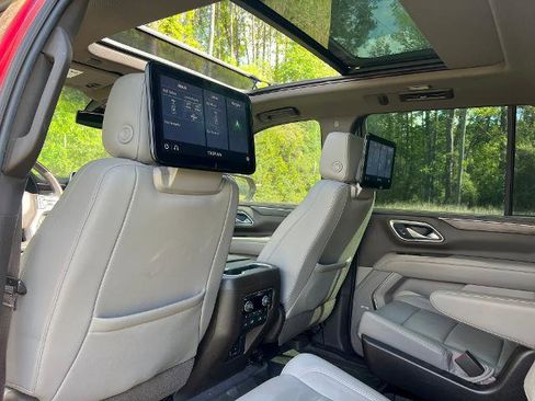 Used 2021 Chevrolet Tahoe Z71 w/ Z71 Off-Road Package image 28