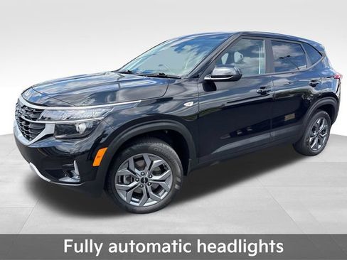 Used 2024 Kia Seltos LX AWD/4WD image 10