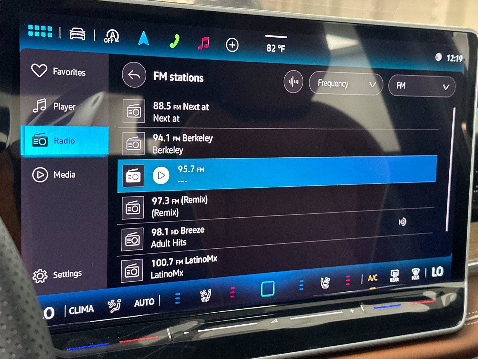 New 2026 Volkswagen Tiguan SEL R-Line AWD/4WD image 17