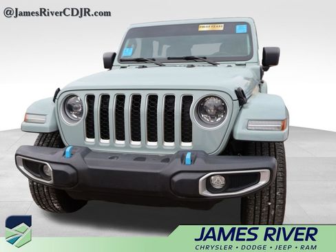 Used 2023 Jeep Wrangler Unlimited Sahara w/ Cold Weather Group AWD/4WD image 2
