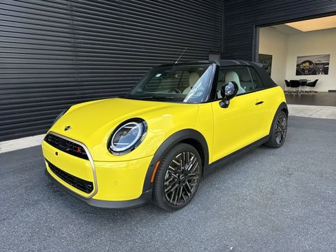 Used 2025 MINI Cooper S image 1