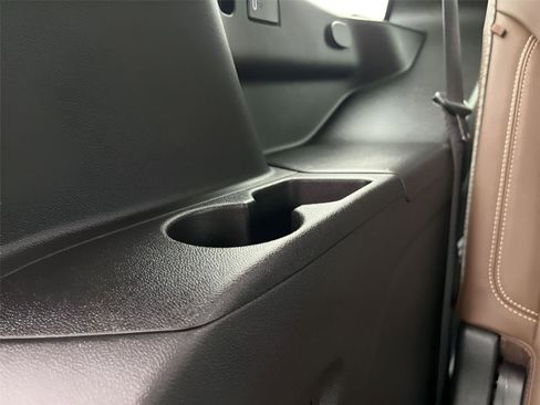 Used 2022 Chevrolet Tahoe High Country image 33