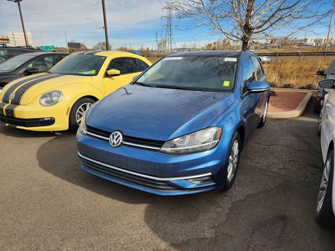 Used 2021 Volkswagen Golf 4-Door image 3