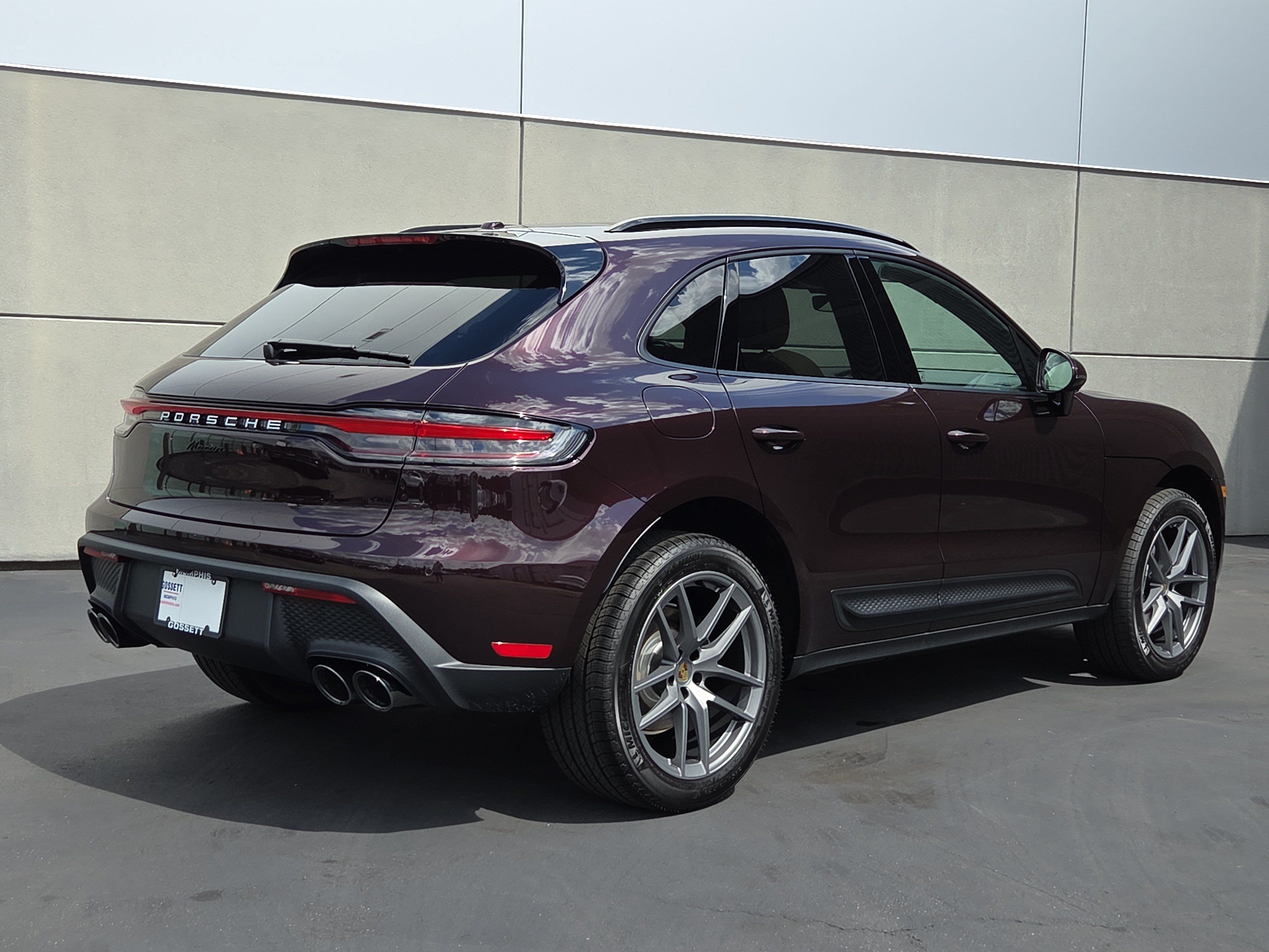 Certified 2025 Porsche Macan AWD/4WD image 7