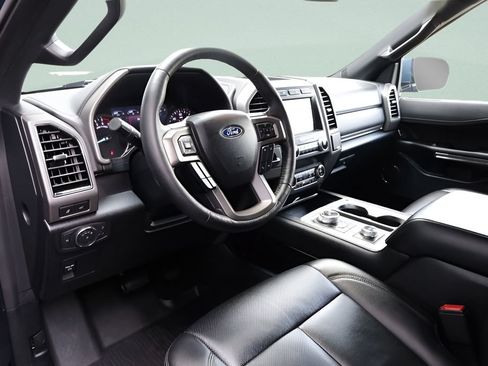 Used 2020 Ford Expedition XLT w/ Equipment Group 202A AWD/4WD image 31