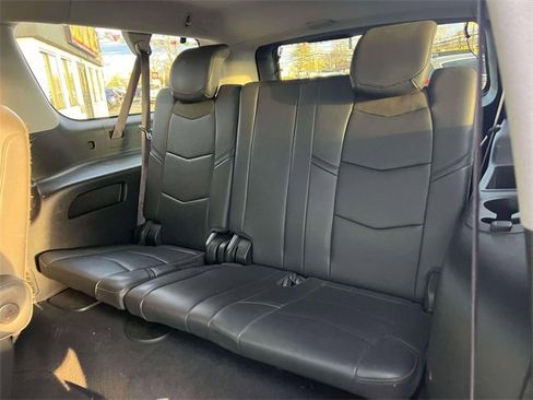 Used 2017 Cadillac Escalade ESV Luxury image 15