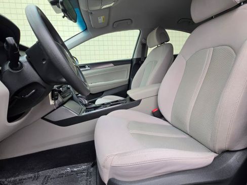 Used 2016 Hyundai Sonata Sport w/ Winter Weather Package FWD image 10