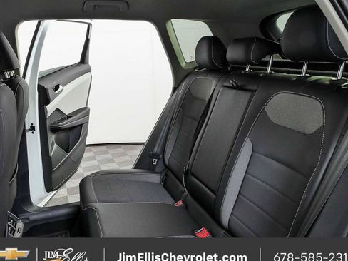Used 2022 Volkswagen Taos SE AWD/4WD image 18