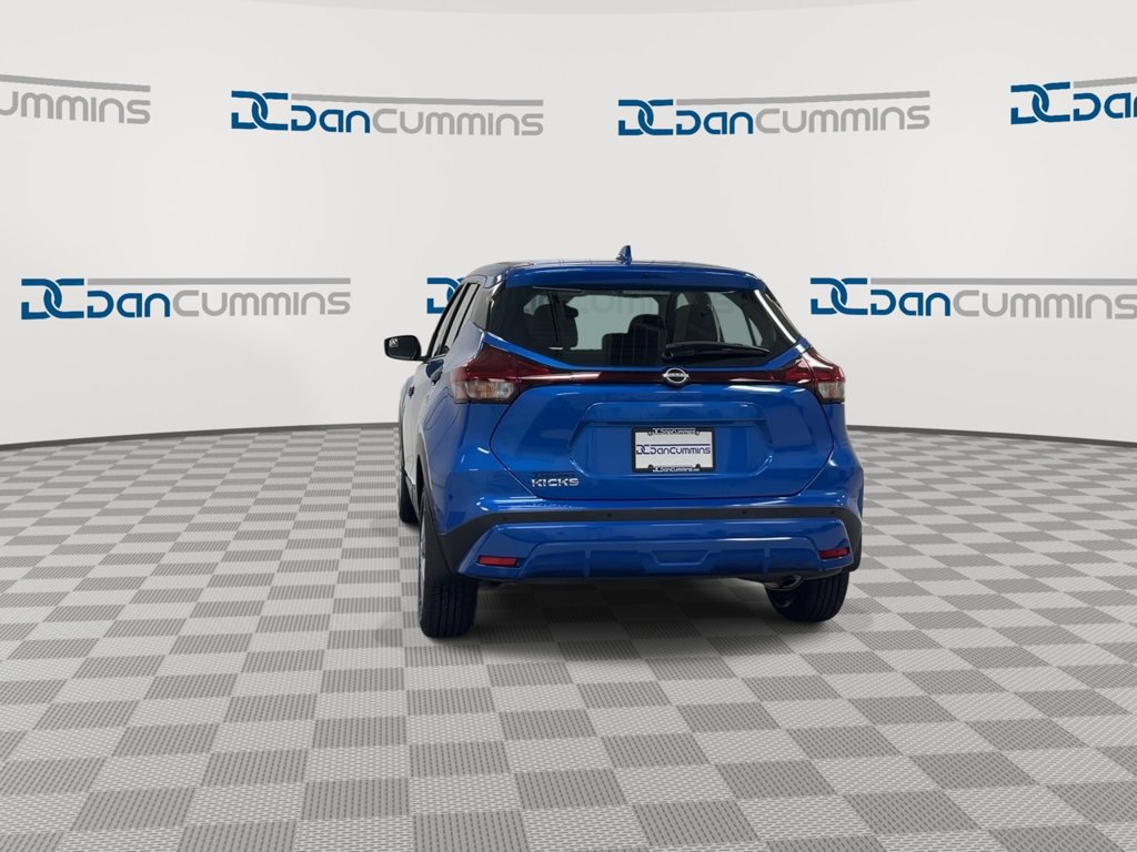 Used 2023 Nissan Kicks S FWD image 7