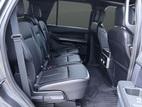 Used 2020 Ford Expedition XLT w/ Equipment Group 202A RWD image 20