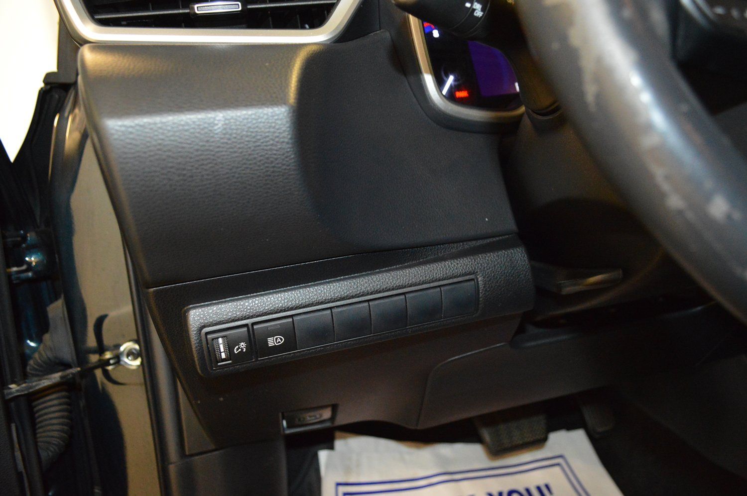 Used 2019 Toyota Corolla XSE FWD image 16