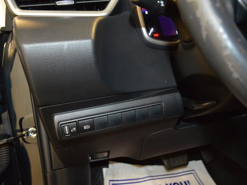Used 2019 Toyota Corolla XSE FWD image 16