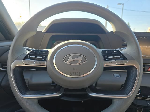 Certified 2025 Hyundai Elantra Hybrid FWD image 25