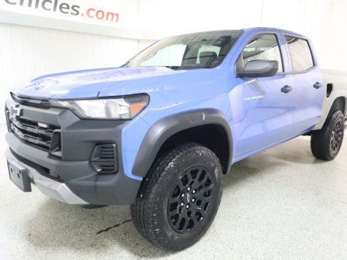 Used 2025 Chevrolet Colorado Trail Boss image 2