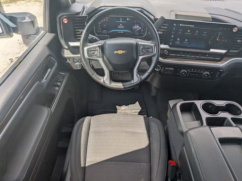 Used 2025 Chevrolet Silverado 2500 LT w/ Convenience Package image 16