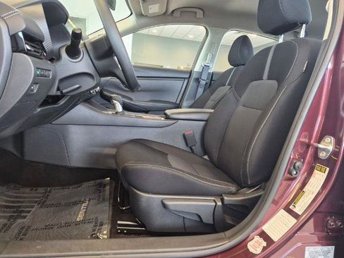 Certified 2025 Nissan Sentra SV FWD image 13