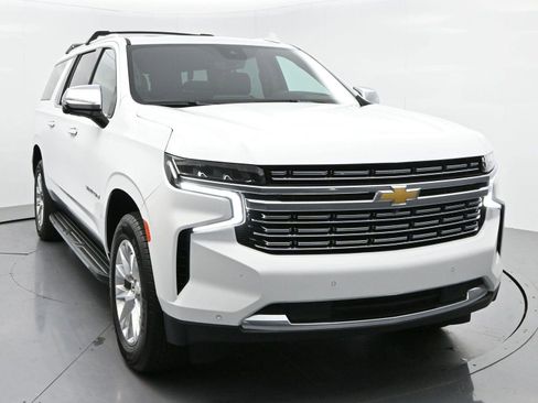 Used 2024 Chevrolet Suburban Premier w/ Premium Package AWD/4WD image 2