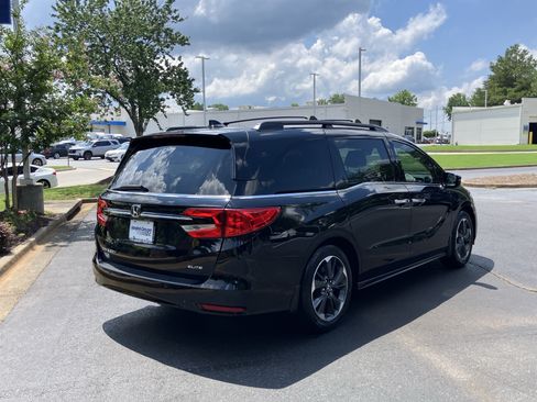 Used 2023 Honda Odyssey Elite image 9