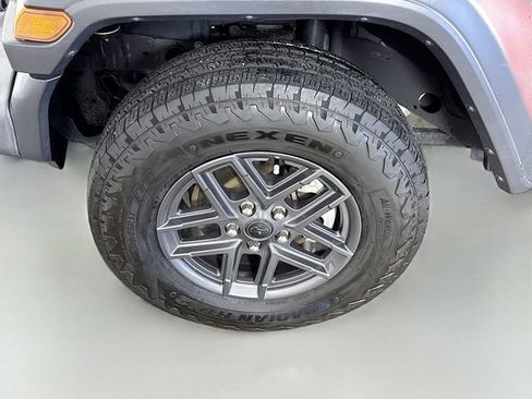 Used 2018 Jeep Wrangler Unlimited Sport S AWD/4WD image 34