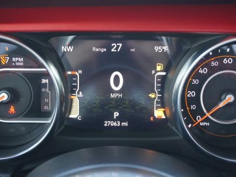 Used 2023 Jeep Gladiator Rubicon w/ Cold Weather Group AWD/4WD image 18