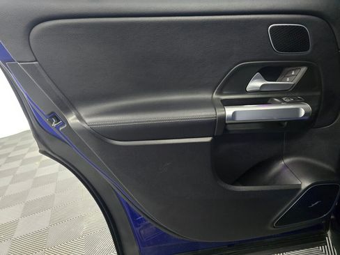 Used 2021 Mercedes-Benz GLB 250 4MATIC w/ Premium Package image 20