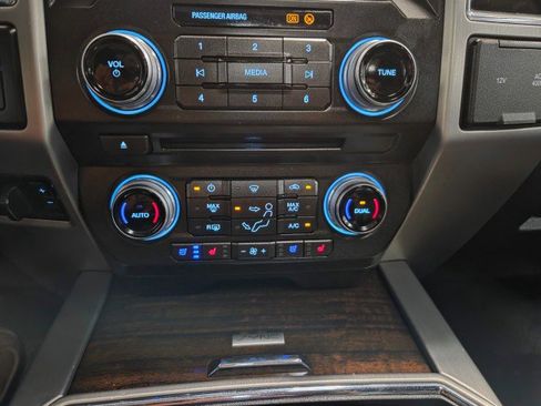 Used 2017 Ford F250 Platinum w/ Platinum Ultimate Package image 55