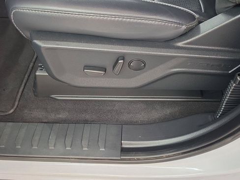 Used 2025 Ford F150 Lariat AWD/4WD image 13