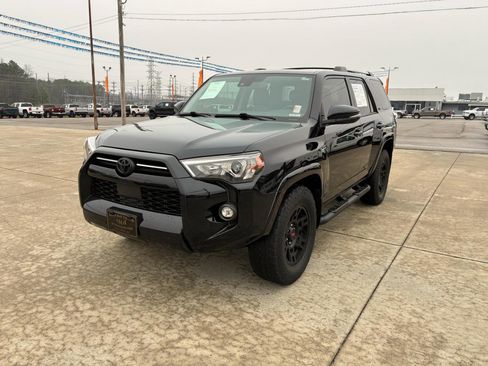 Used 2023 Toyota 4Runner SR5 Premium w/ Moonroof Package image 2