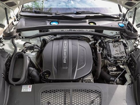 Used 2020 Porsche Macan AWD/4WD image 35