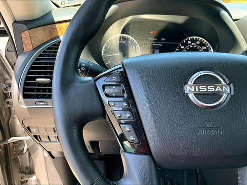 Used 2022 Nissan Armada SL w/ Captain's Chairs Package AWD/4WD image 11