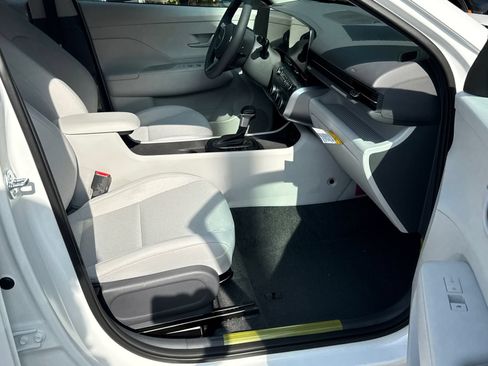 Used 2026 Hyundai Kona SE FWD image 13