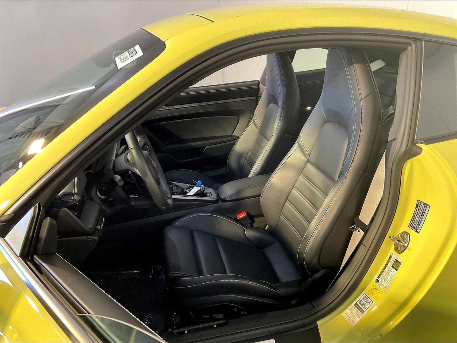 Certified 2025 Porsche 911 Carrera RWD image 5