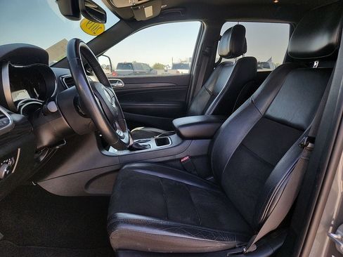 Used 2019 Jeep Grand Cherokee Altitude RWD image 19
