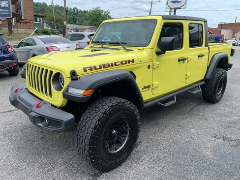 Used 2023 Jeep Gladiator Rubicon w/ LED Lighting Group AWD/4WD image 2
