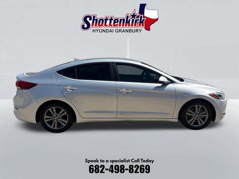 Used 2017 Hyundai Elantra SE w/ SE A/T Tech Package 03 FWD image 5