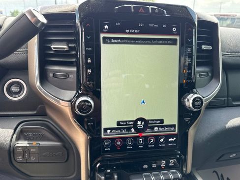 Used 2019 RAM 2500 Laramie AWD/4WD image 10