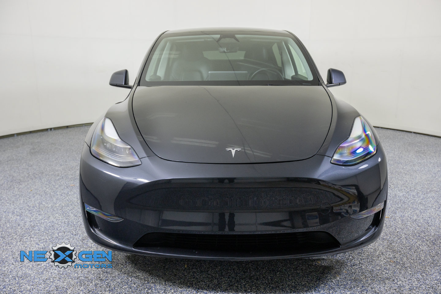 Used 2024 Tesla Model Y Long Range AWD/4WD image 3