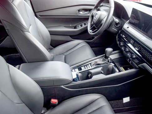 Used 2025 Honda Accord Sport image 19