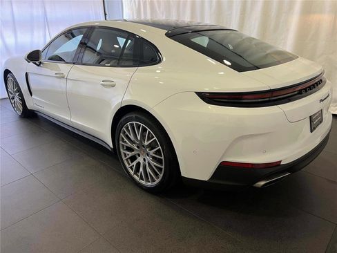 New 2026 Porsche Panamera 4 image 3